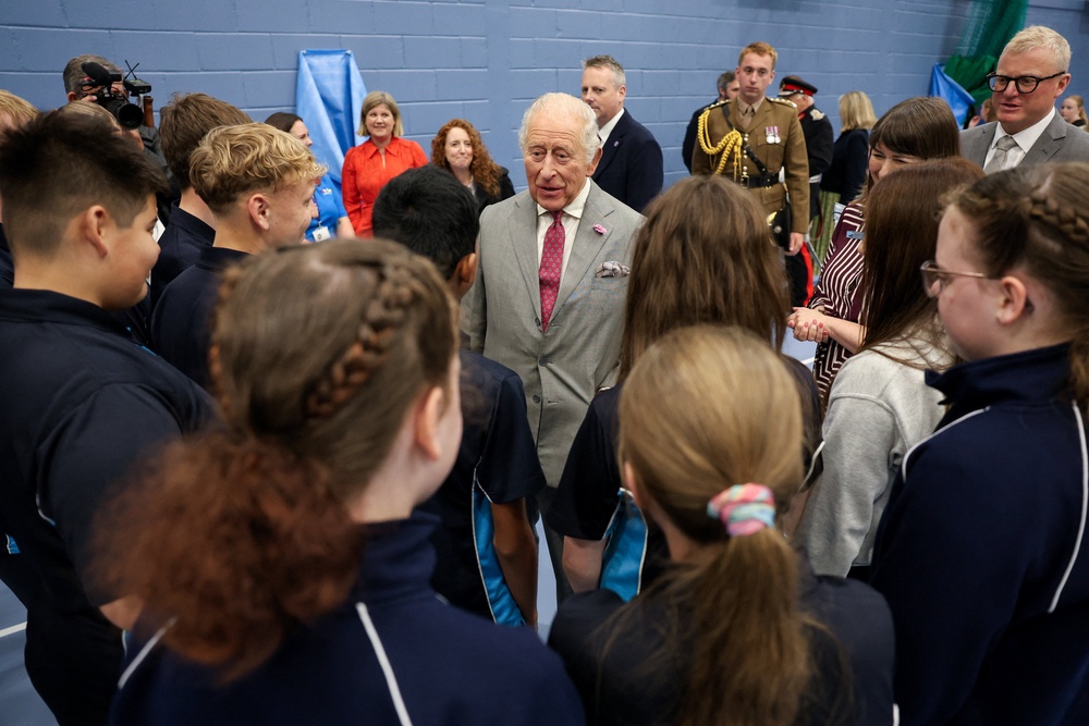 The King meets young people during his visit to Horizon Youth Zone (Temilade Adelaja/PA)