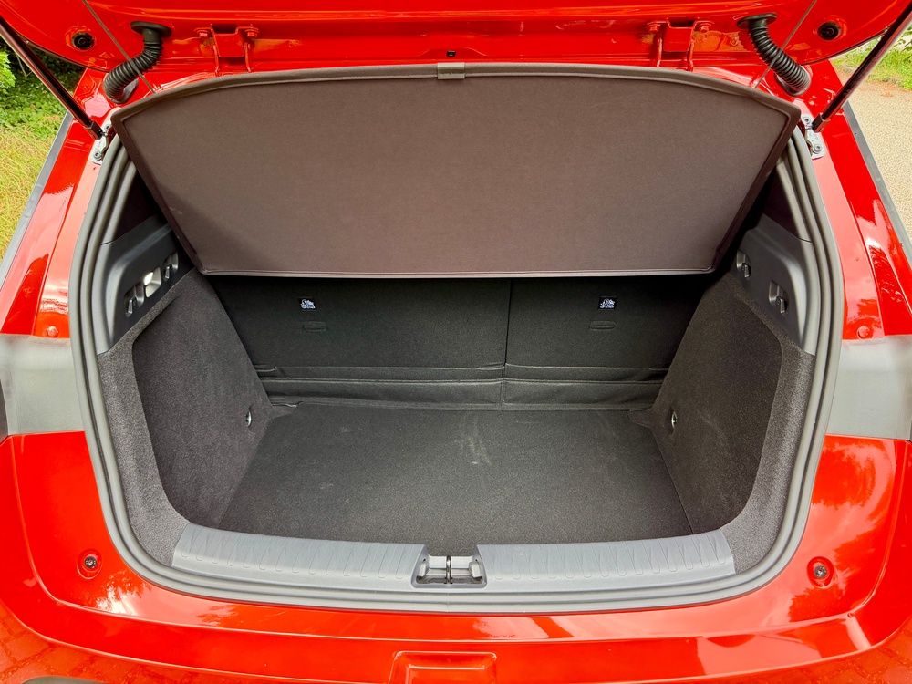 The boot in the Dolphin G DM-i is large at 425 litres, but there's a high lip to get over (Steve Fowler)