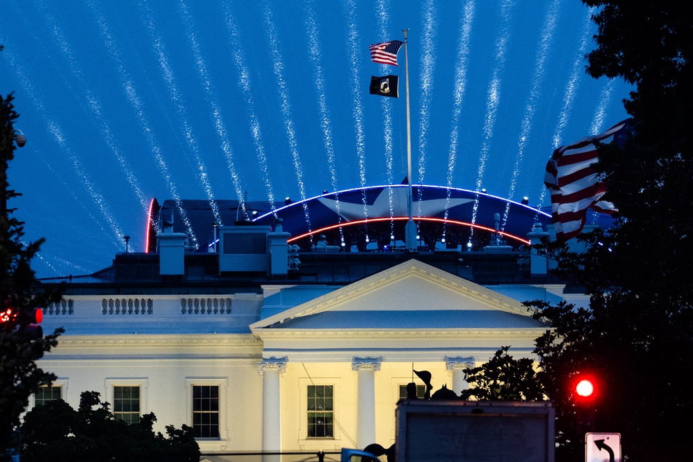 Lights shine from the outdoor UFC arena behind the White House (Getty)