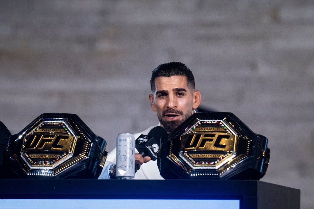 Image from: UFC Freedom 250 weigh-in LIVE: Joe Rogan ‘screws up’ as host while fans boo foreign White House fighters