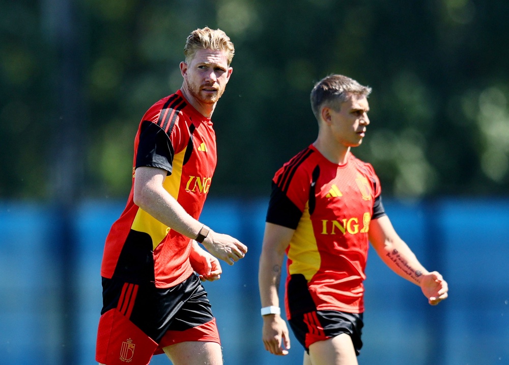 Belgium's Kevin De Bruyne and Leandro Trossard during training (Reuters)