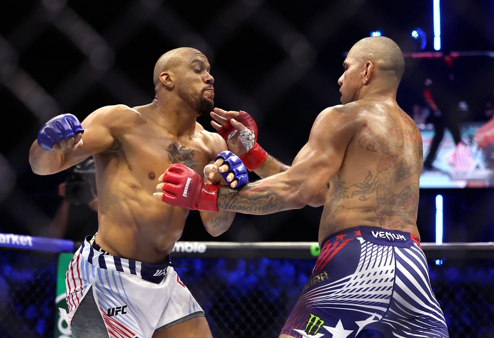 Alex Pereira (right) was beaten by Ciryl Gane (Getty)