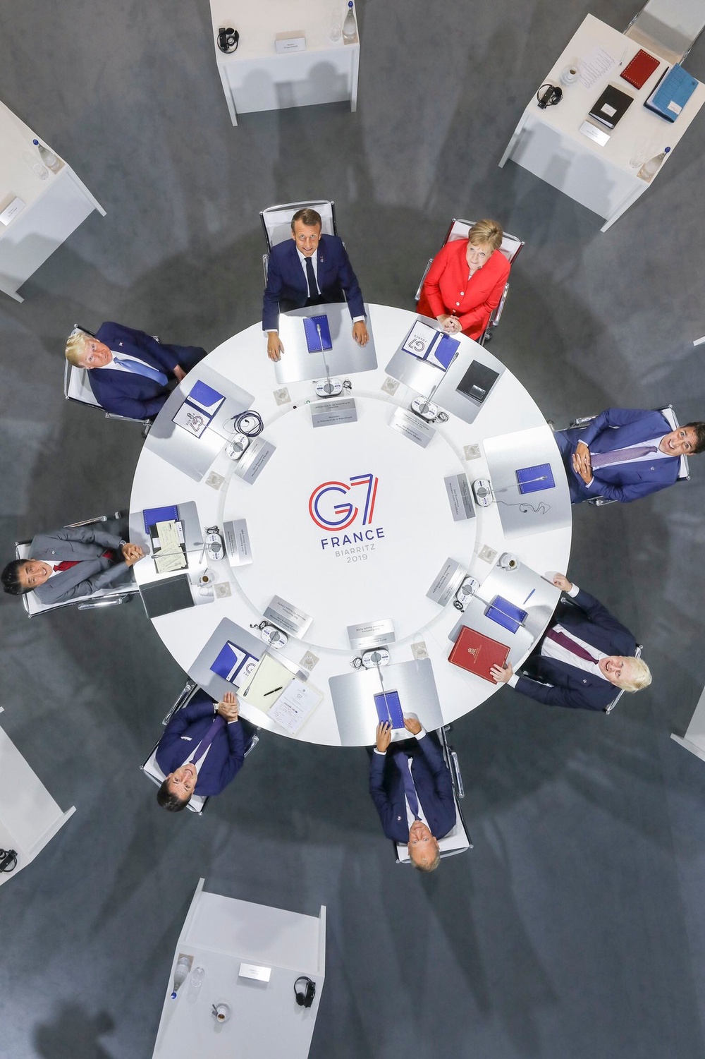 The G7 looked very different in 2019, during a similar shot of world leaders (G7 / X)