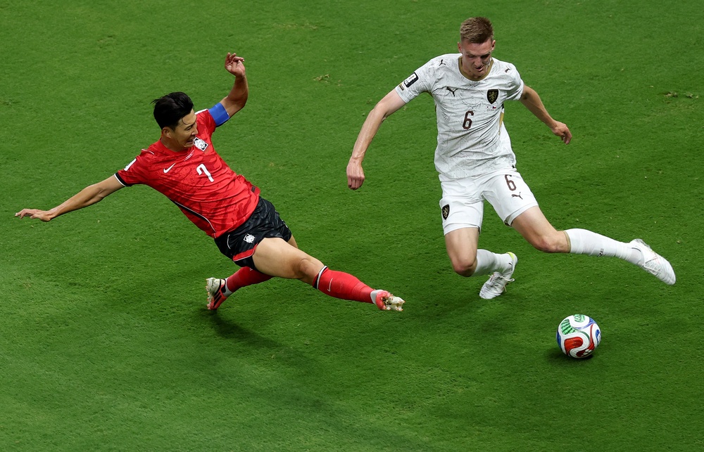 This incident unfolded during an open training session on June 7, just days before South Korea commenced its World Cup campaign (Lars Baron/Getty Images)