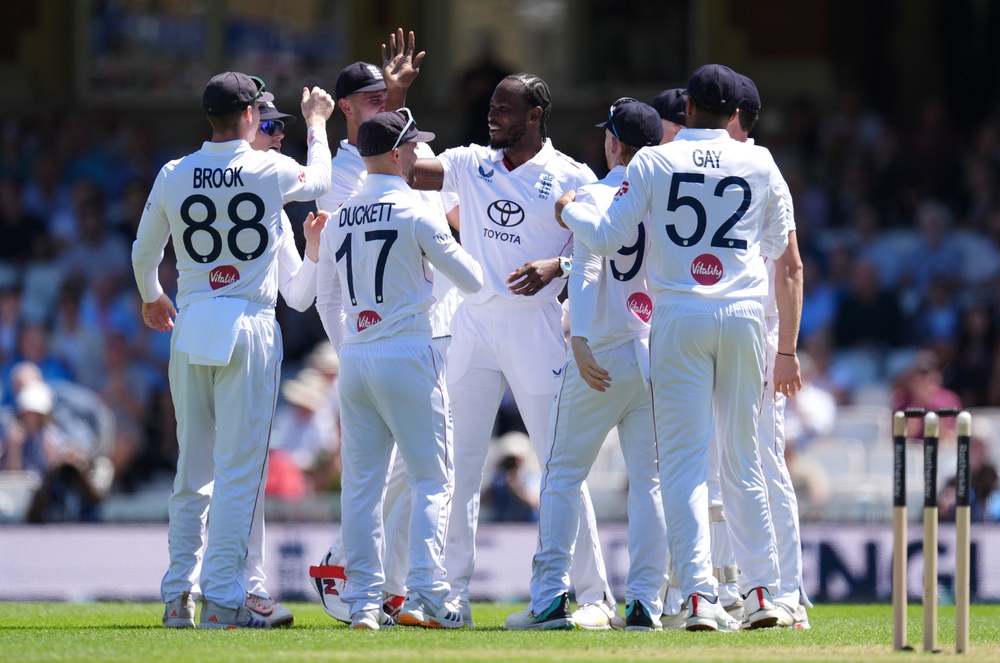 Jofra Archer (right) took the wicket of New Zealand’s Tom Latham (Ben Whitley/PA) (PA Wire)