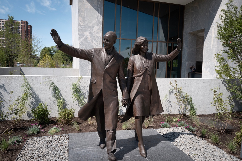 The Obama Presidential Center includes a statue of the former president and former first lady (Getty)