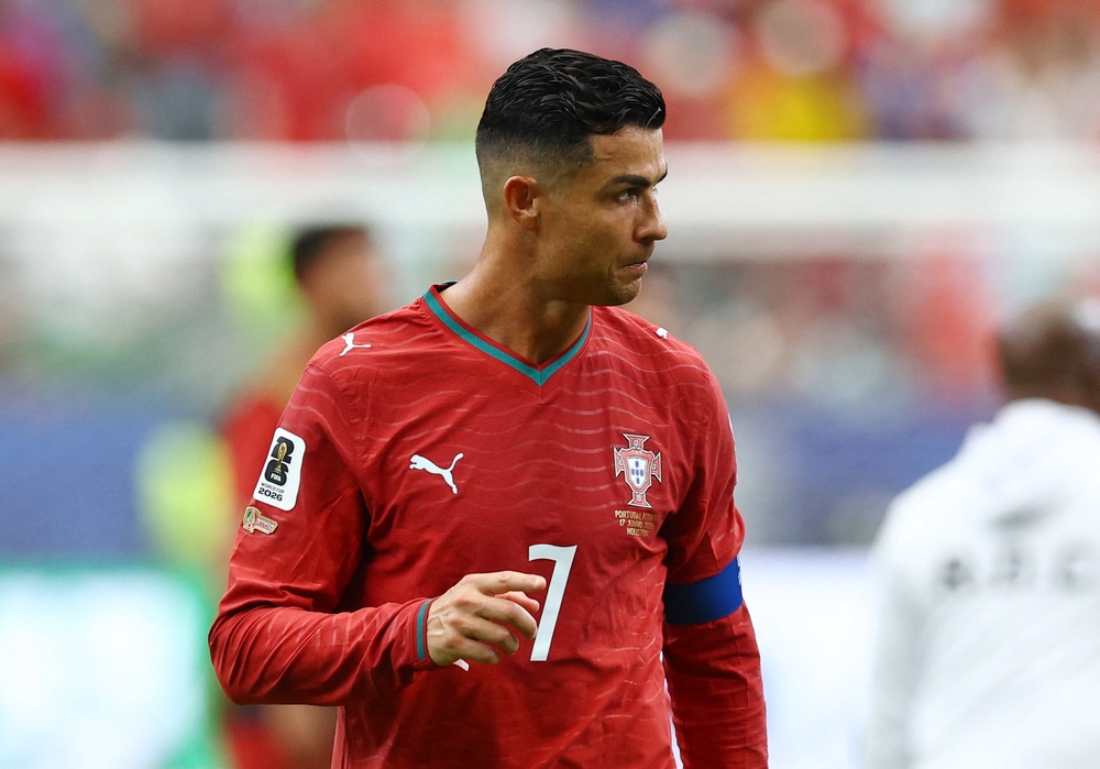Image from: Portugal vs Uzbekistan LIVE: Under-fire Cristiano Ronaldo starts again after dismal World Cup opener