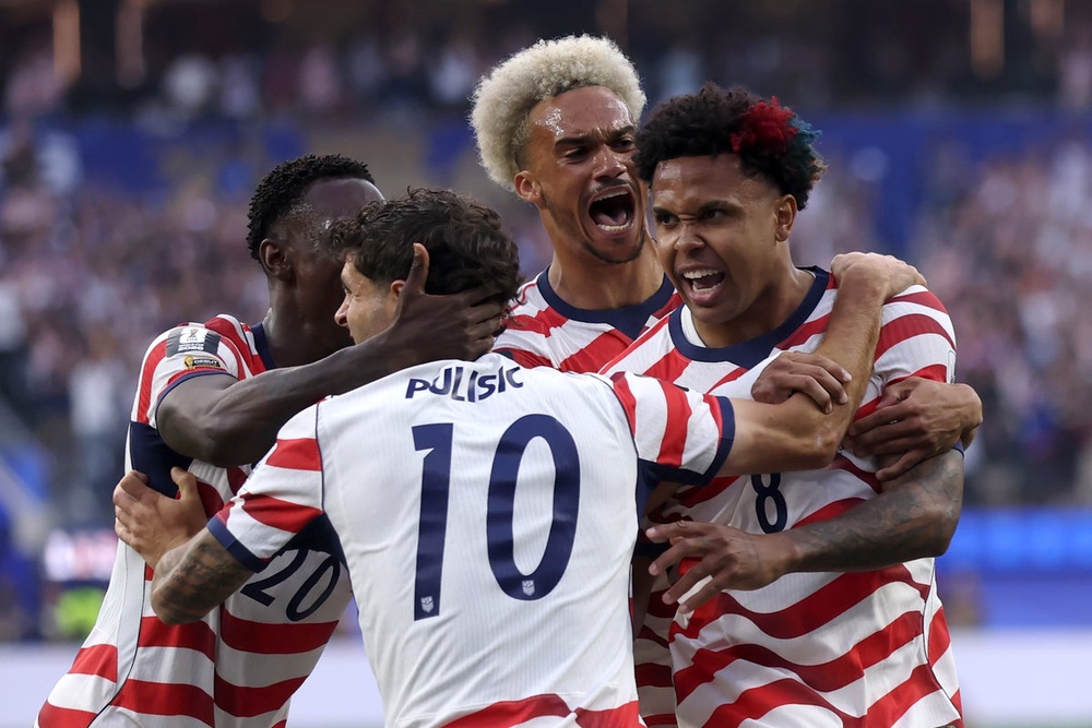 Image from: USA v Australia LIVE: Dominant World Cup co-hosts double lead over Socceroos after tight VAR call