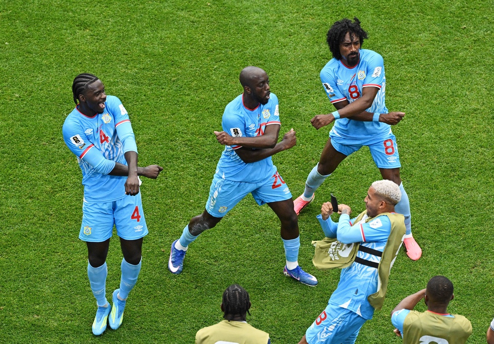 Image from: USA v Australia LIVE: Dominant World Cup co-hosts double lead over Socceroos after tight VAR call