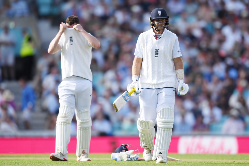 England endured a difficult day as New Zealand took control of the second Test (Getty)