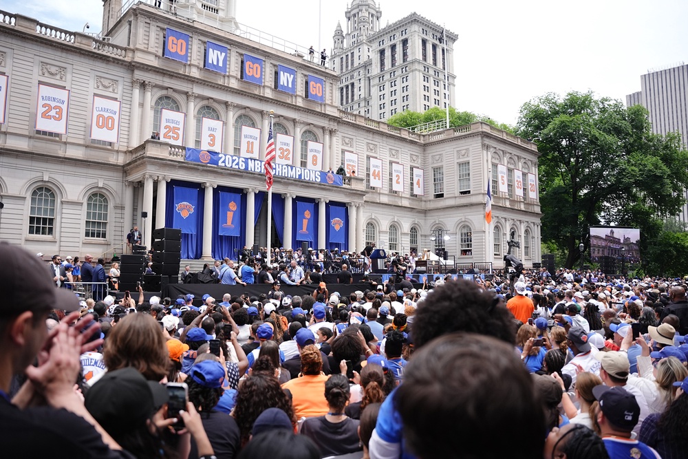 The New York Knicks Championship ticker tape parade ended at City Hall, where the team was awarded the keys to the city (Getty)