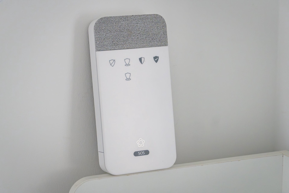 Image from: Verisure review: A home alarm system with 24/7 monitoring and smoke screen