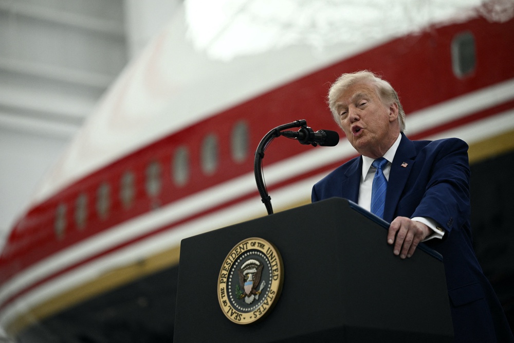 The plane’s color scheme is similar to Trump’s private jet (AFP/Getty)