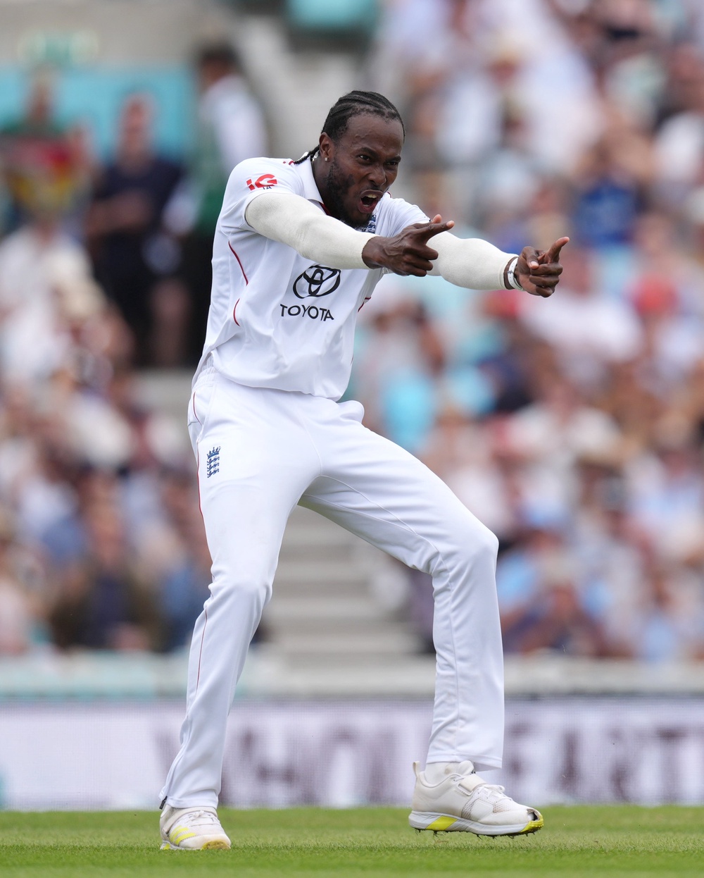 Jofra Archer celebrates the wicket of Glenn Phillips (Ben Whitley/PA) (PA Wire)