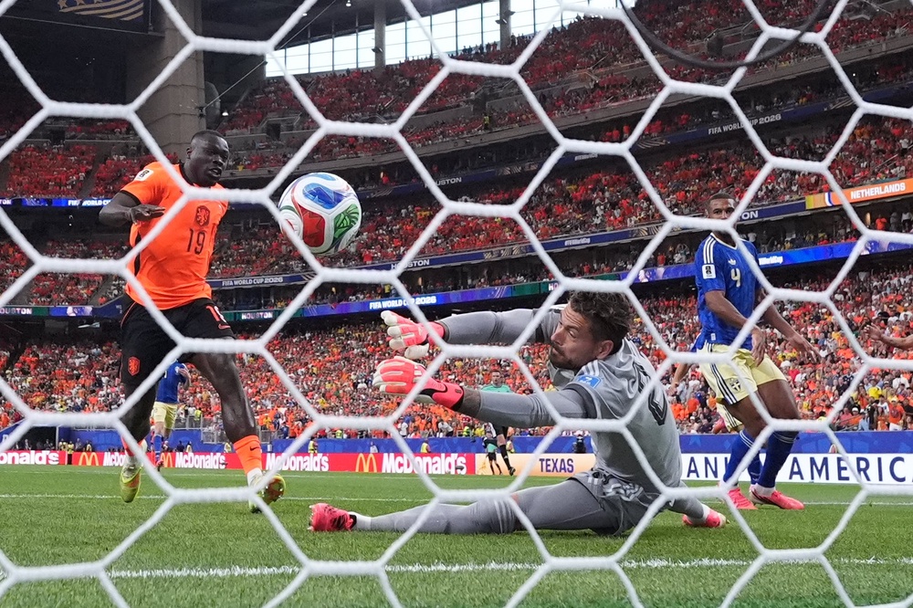 Brian Brobbey scores the Netherlands’ first goal of the game (AP)