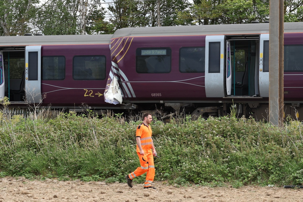Damage to carriages on the 4.40pm departure East Midlands Railway service from Corby to London St Pancras(Chris Radburn/PA) (PA Wire)