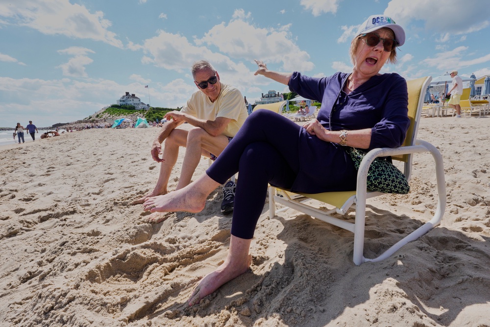 Audrey and John Curtis of Mansfield, Conn., enjoy a beach day a short distance from Taylor Swift's 'Holiday House' (AP)