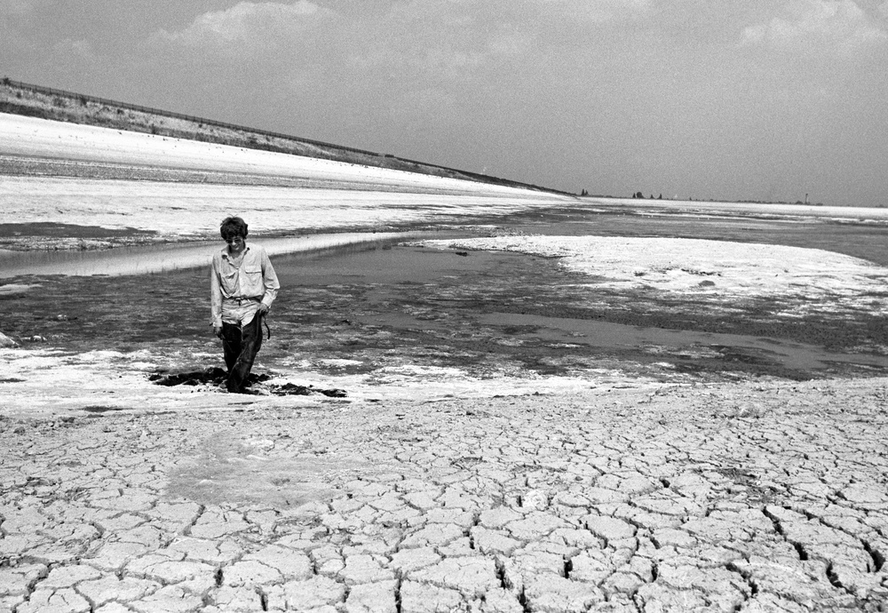 Staines Reservoir during the drought of 1976 (PA) (PA Wire)