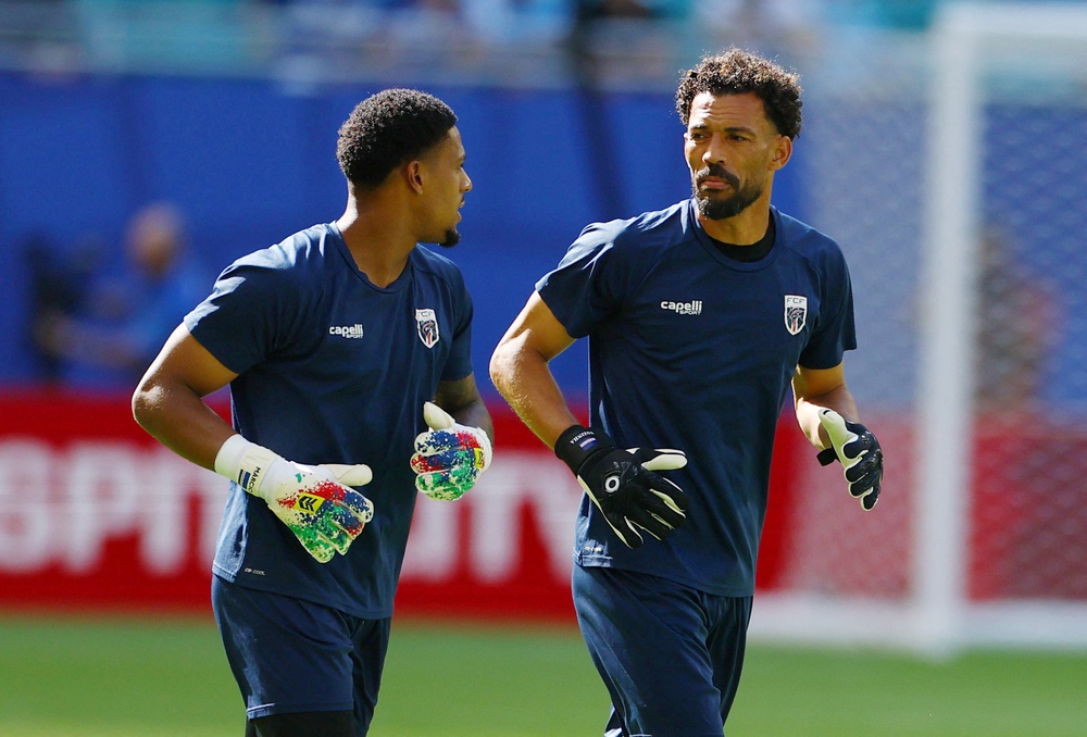 Cape Verde's Vozinha and Marcio Rosa during the warm up vs Uruguay (Reuters)