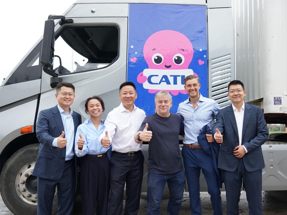 British energy giant Octopus is working with Chinese battery firm CATL to bring battery-swap hubs for trucks in Europe (Octopus)