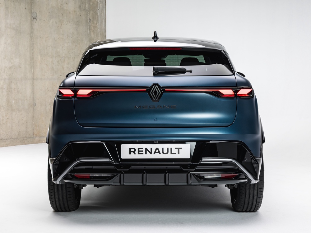 The new Megane gets updated 3D rear lights – and it could be cheaper than the outgoing model (Renault)