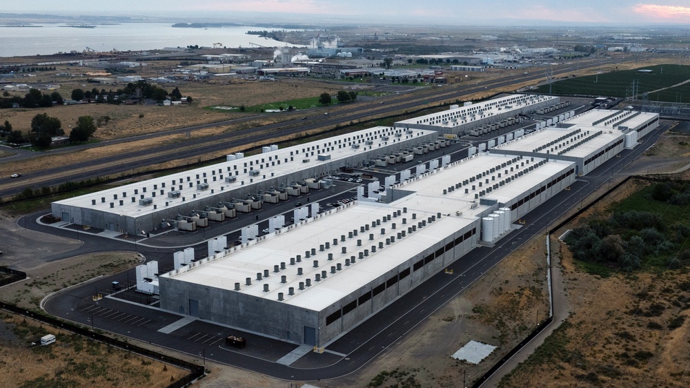 An Amazon Web Services data center in Boardman, Ore. (AP Photo/Jenny Kane)