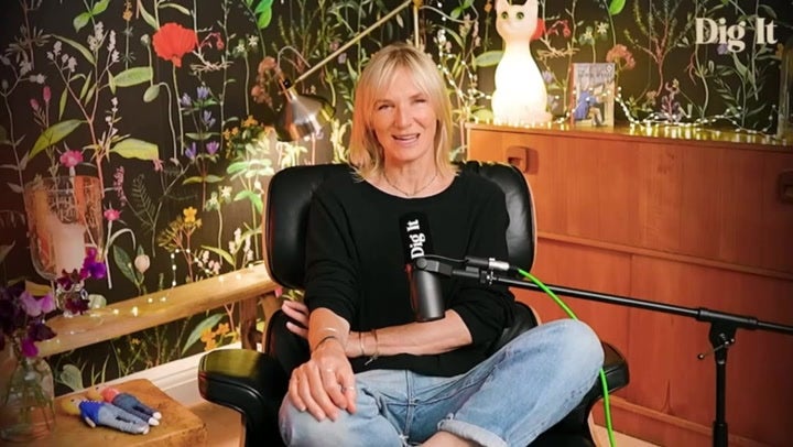 Jo Whiley gave a 'heartbreaking' update on her father's Parkinson's disease recently. (Dig It)