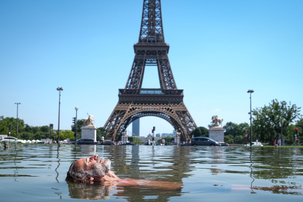 Image from: Europe heatwave - live: UK weather warning extended as continent gripped by deadly temperatures