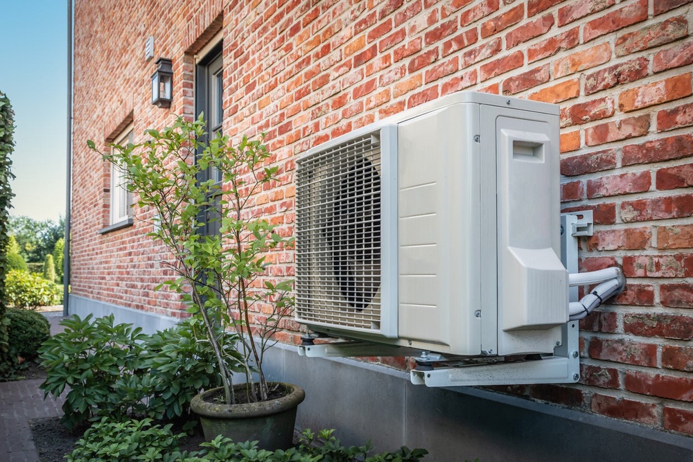 The sweltering conditions significantly boost electricity usage for fans and air conditioning as people seek relief. (Getty/iStock)