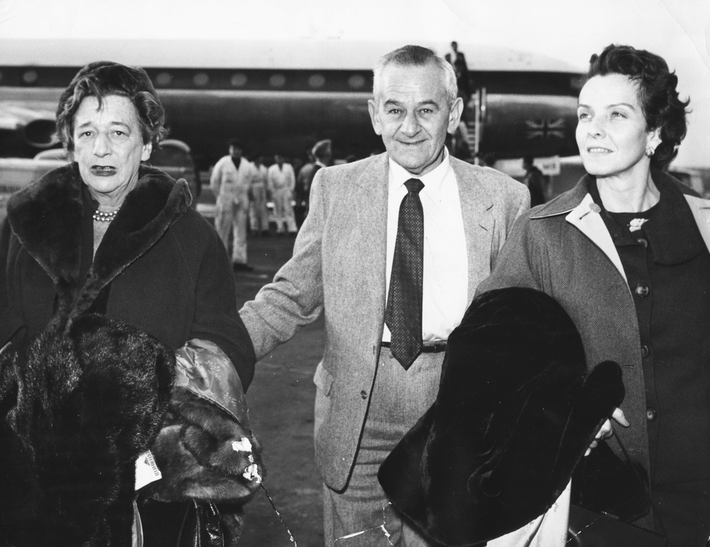 William Wyler in 1960 with his wife and the wife of writer Alman Liazian (Getty)