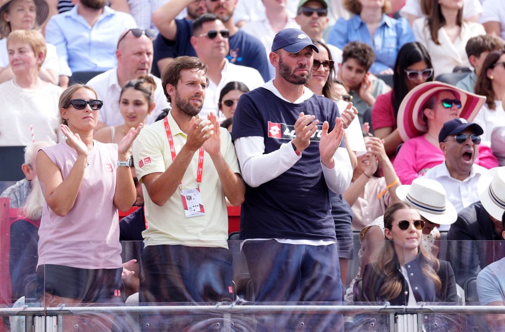Andrew Richardson, centre, is back working with Emma Raducanu (Adam Davy/PA) (PA Wire)