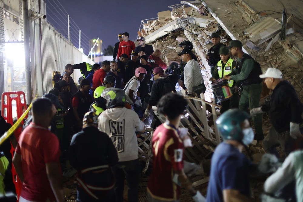 Image from: Venezuela earthquake latest: Thousands feared dead as casualties grow after Caracas hit by back-to-back 7.5 magnitude shocks