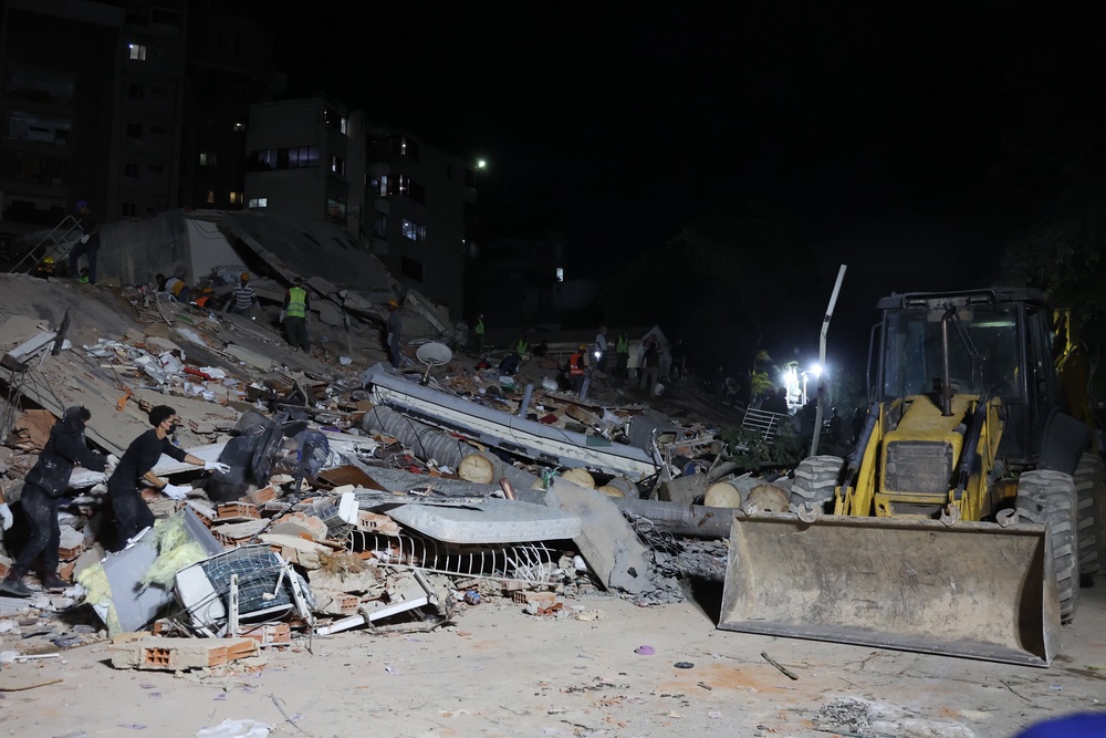 Image from: Venezuela earthquake latest: Thousands feared dead as casualties grow after Caracas hit by back-to-back 7.5 magnitude shocks