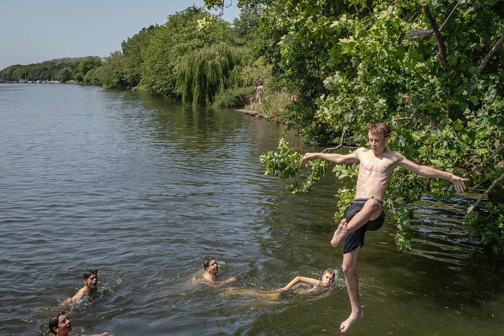 Image from: UK heatwave live: Critical incidents declared at three hospitals as country could face hottest June night on record