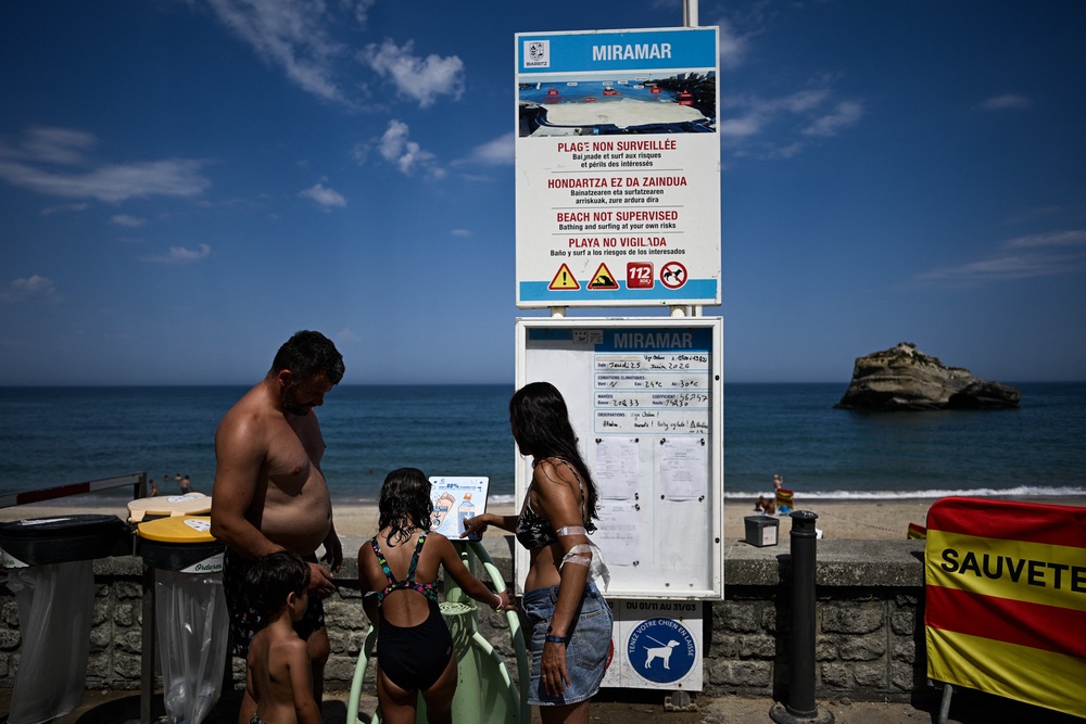 Temperatures have surpassed 40C in the capital of Paris (AFP/Getty)