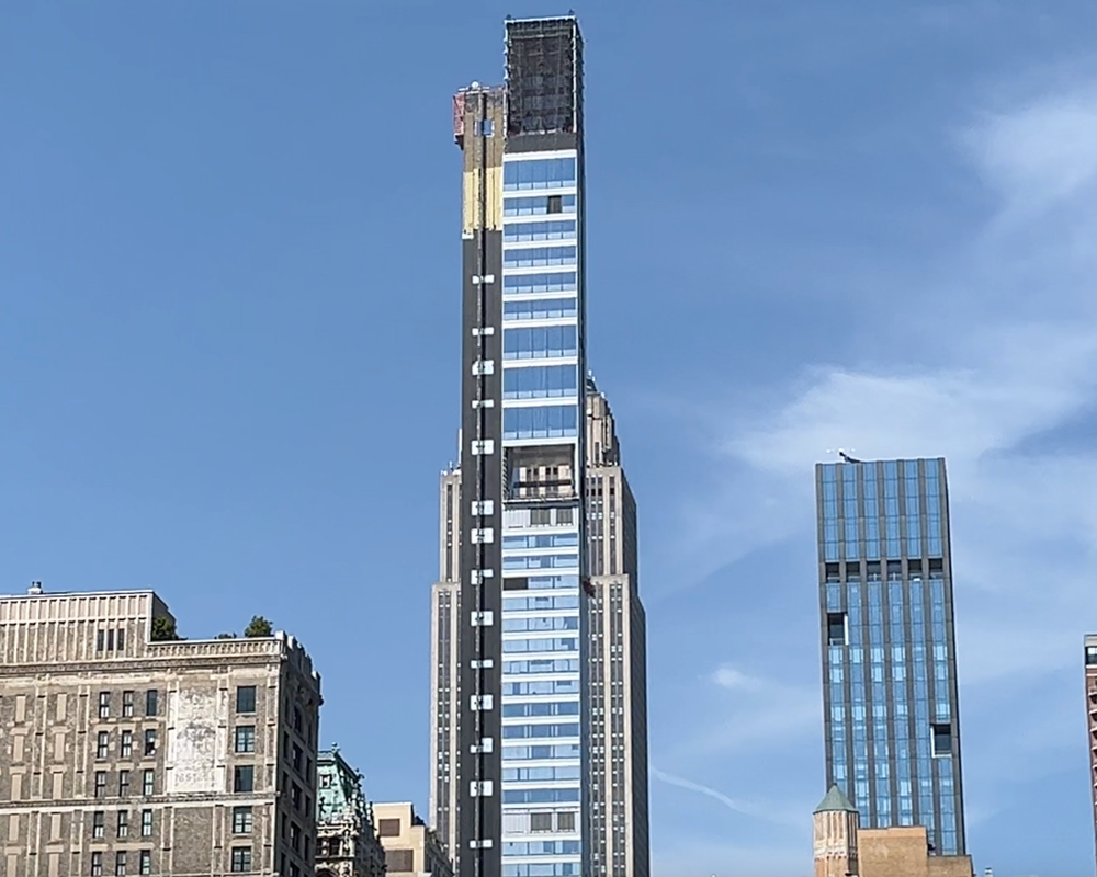 Some supporters of 262 Fifth Avenue say it's a modern addition to New York City's ever-evolving skyline (Zack Palomo / The Independent)