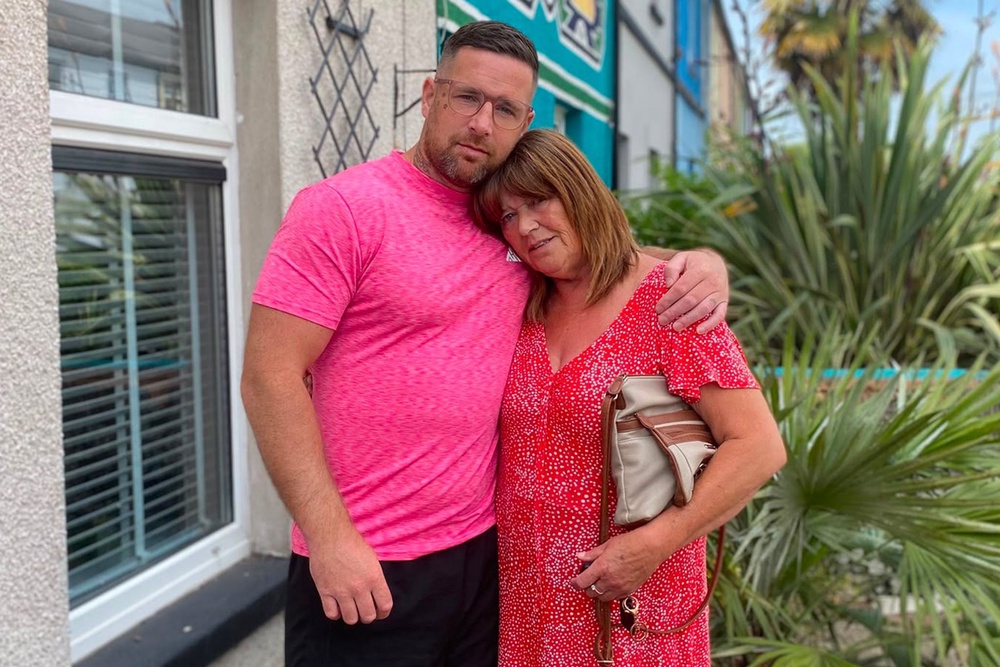 Shirley Debono and her son Shaun Lloyd (Supplied)