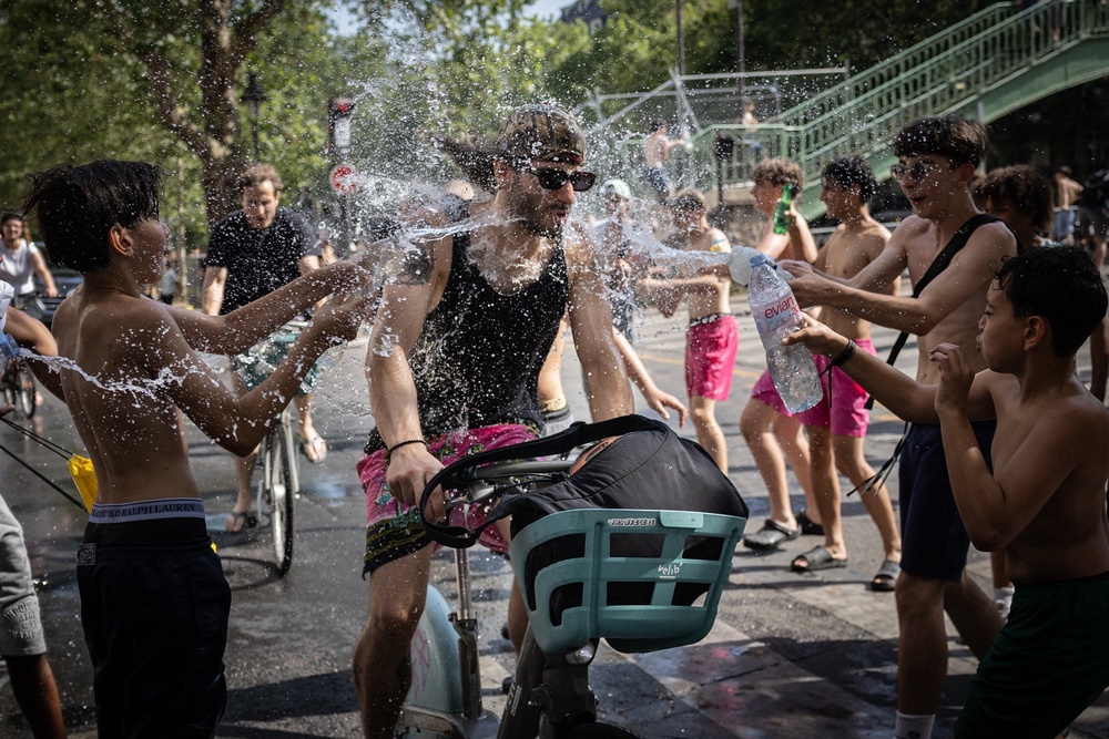 Image from: UK heatwave latest: June temperature record broken three days in a row as weather warnings continue into weekend