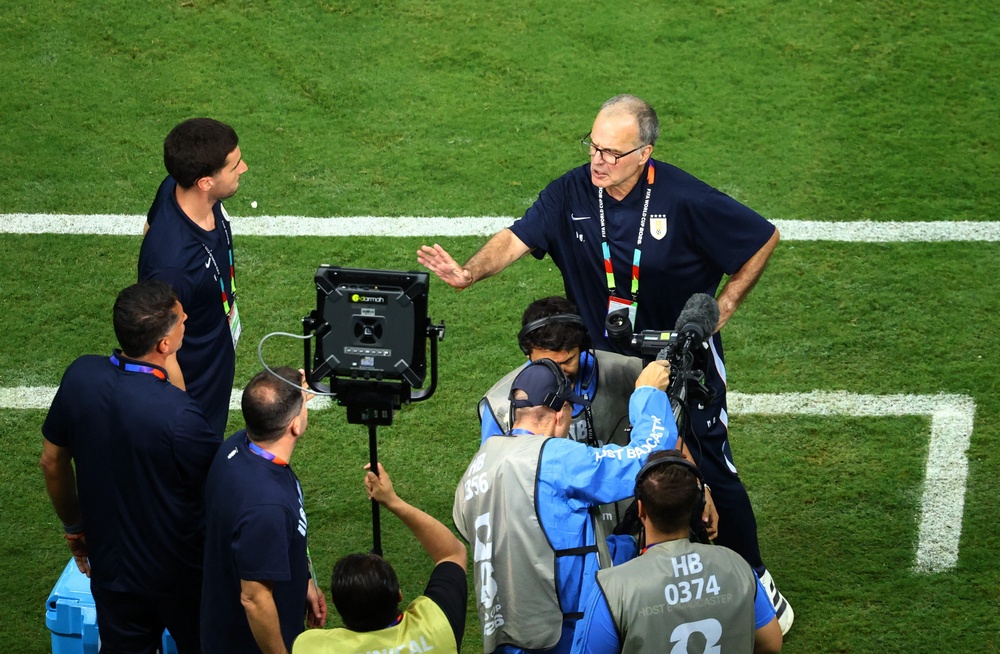 Marcelo Bielsa delivers a crazy interview after Uruguay’s elimination (Reuters)
