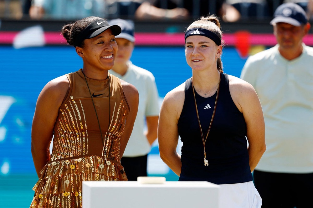 Image from: Wimbledon LIVE: Emma Raducanu injury fears grow as star players stage protest