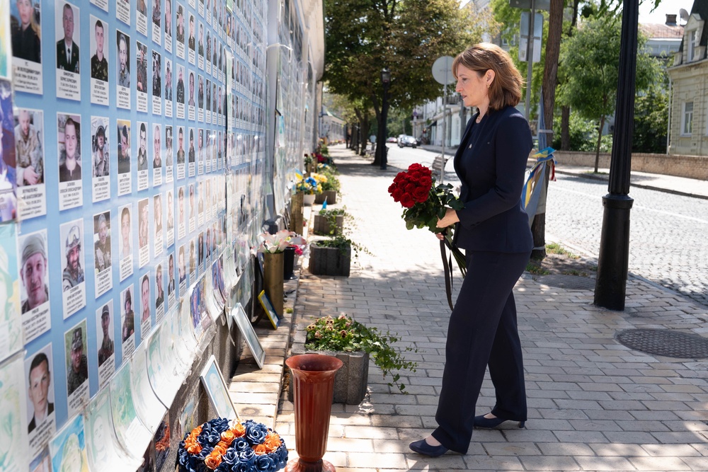 Chancellor of the Exchequer Rachel Reeves lays flowers at the Memorial Wall of Fallen Defenders of Ukraine in the Russian-Ukrainian War during her one day visit to Kyiv, Ukraine (PA)