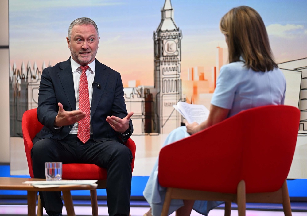 Housing minister Steve Reed said on Sunday that “the public do not want a general election” as he called for the transition in No 10 to be “orderly” (PA)