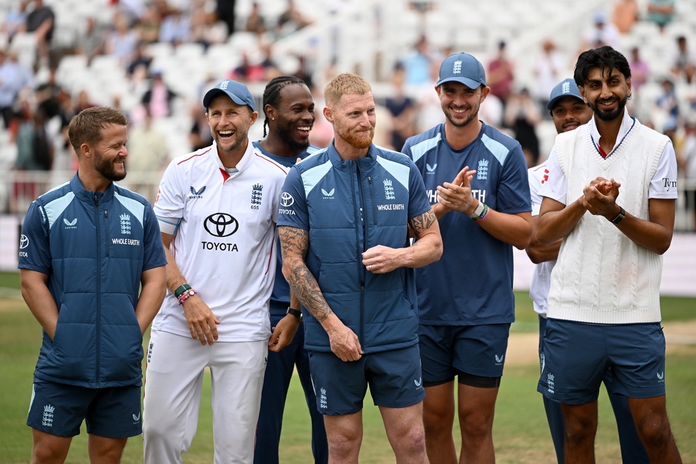 England captain Ben Stokes with teammates after the 3rd Test match against New Zealand (Getty)