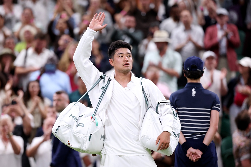 The Centre Court crowd gave Wu a standing ovation and more cries of ‘Wuuuu’ (Getty)