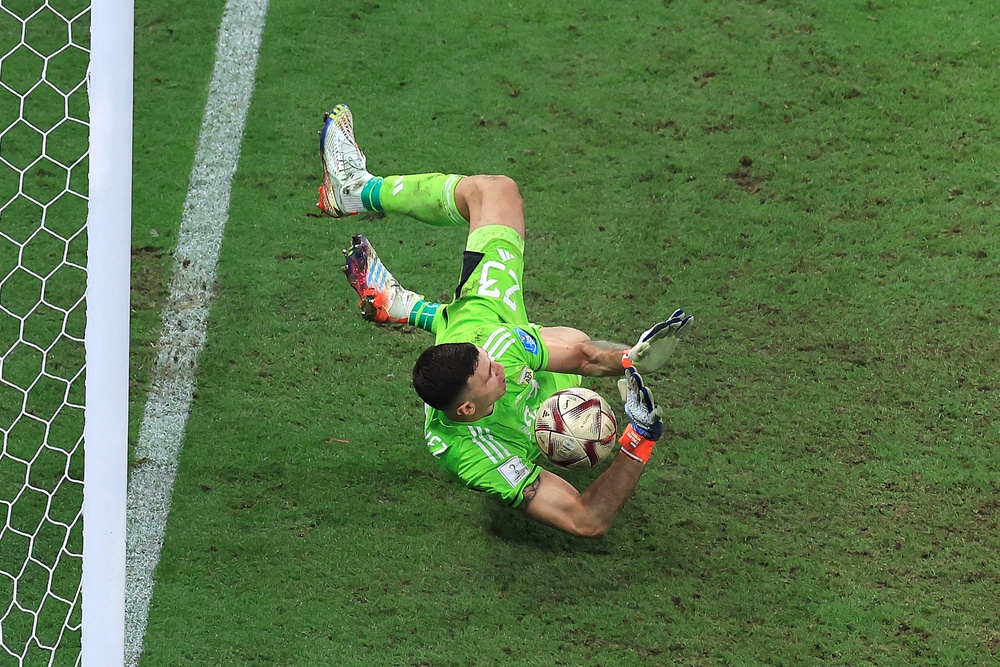 Emiliano Martinez could be on the move (Getty)