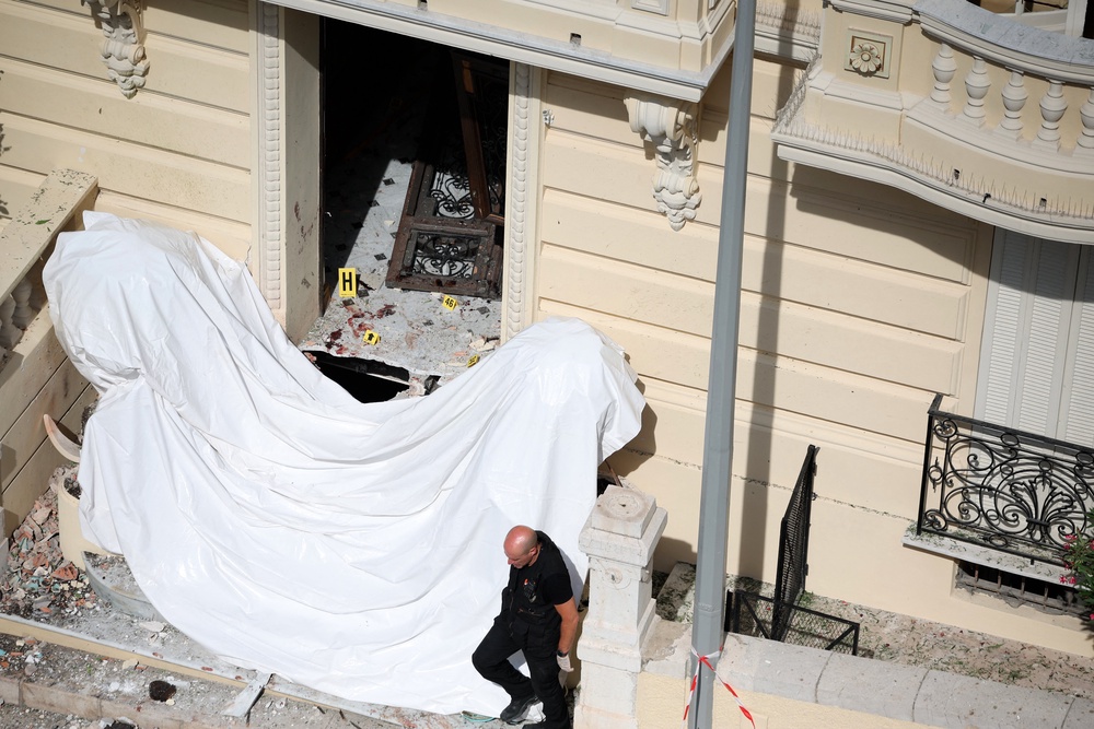 A bomb disposal team working at the site of the blast in Monaco (AFP/Getty)
