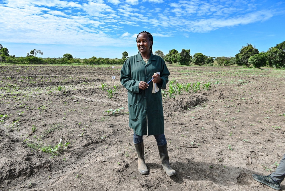 Farmer Abigael Pertet working with the Mara Elephant Project in Kenya (Mara Elephant Project)