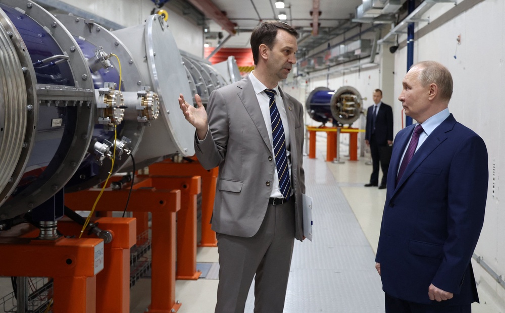 Putin on a visit t the Joint Institute for Nuclear Research in Dubna (AFP/Getty)