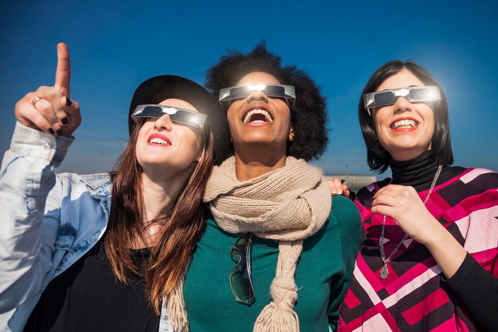 Image from: Solar eclipse 2026 live: Celestial event begins as skies turn darker across UK, US and Europe