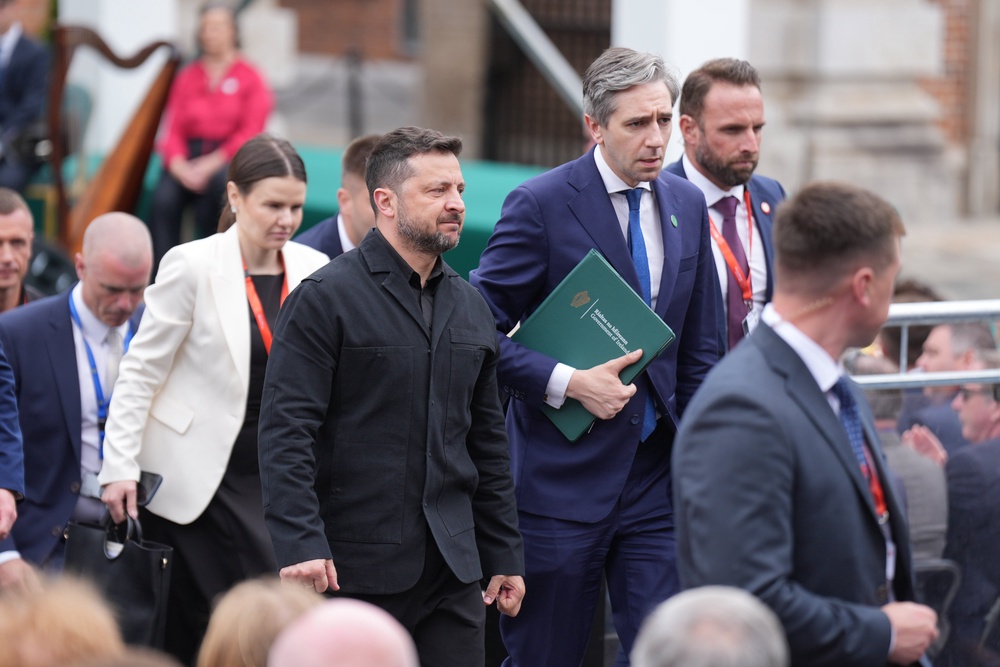 Mr Zelensky, centre, met Tánaiste and Minister for Finance Simon Harris, centre right (Niall Carson/PA) (PA Wire)